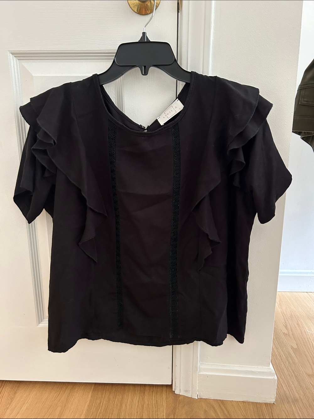 ILIA Black Ruffle-Sleeve Lace-Trim Blouse